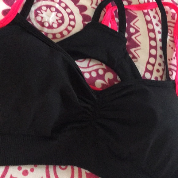 NWOT athletic bra size S - Picture 2 of 4